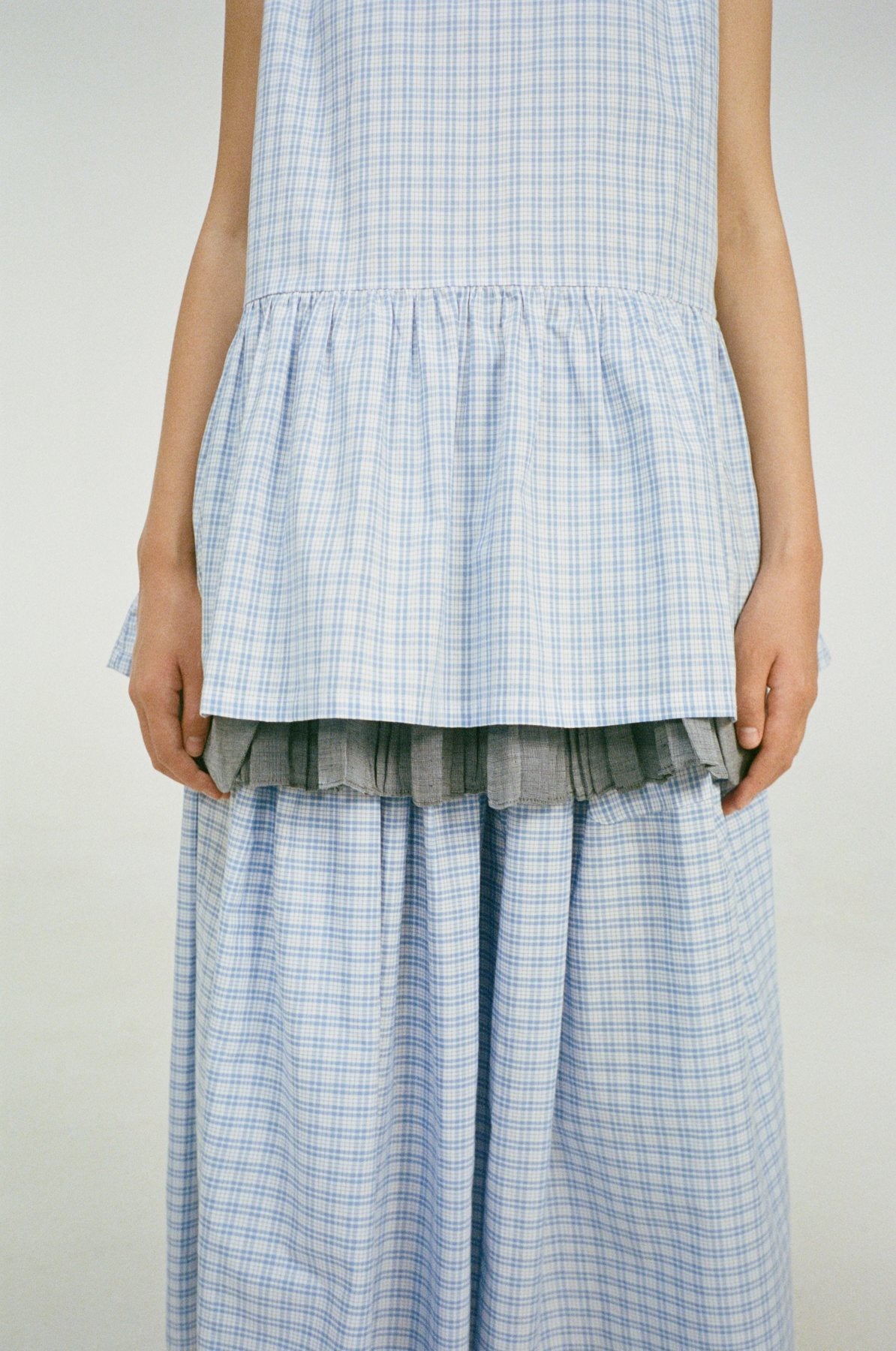 unisecon spring summer 2026 — paper and wind — lookbook photograph 16