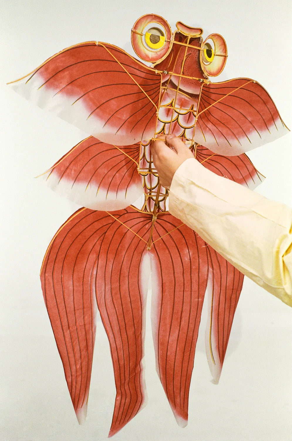 unisecon accessories – weaving and collaging by hand