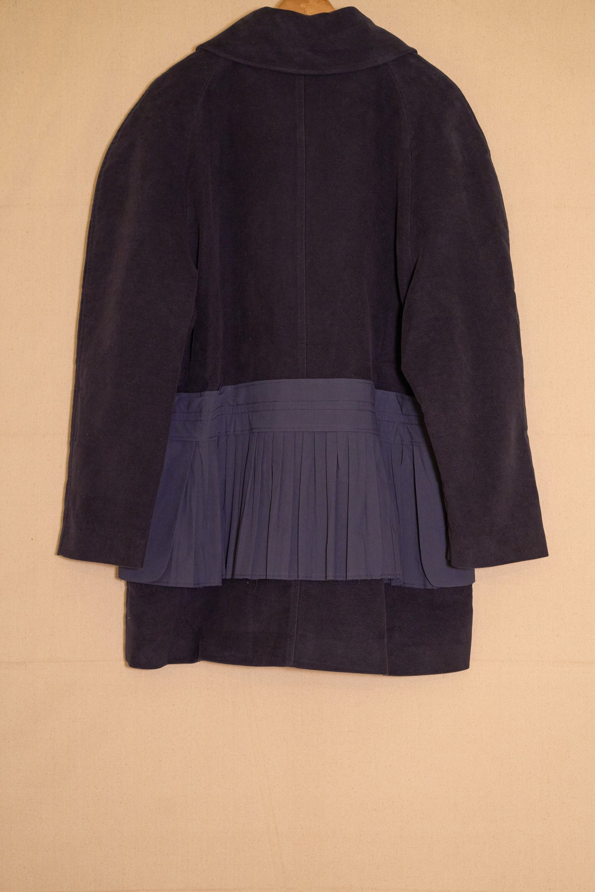 UNISECON Alba coat in blue detail view
