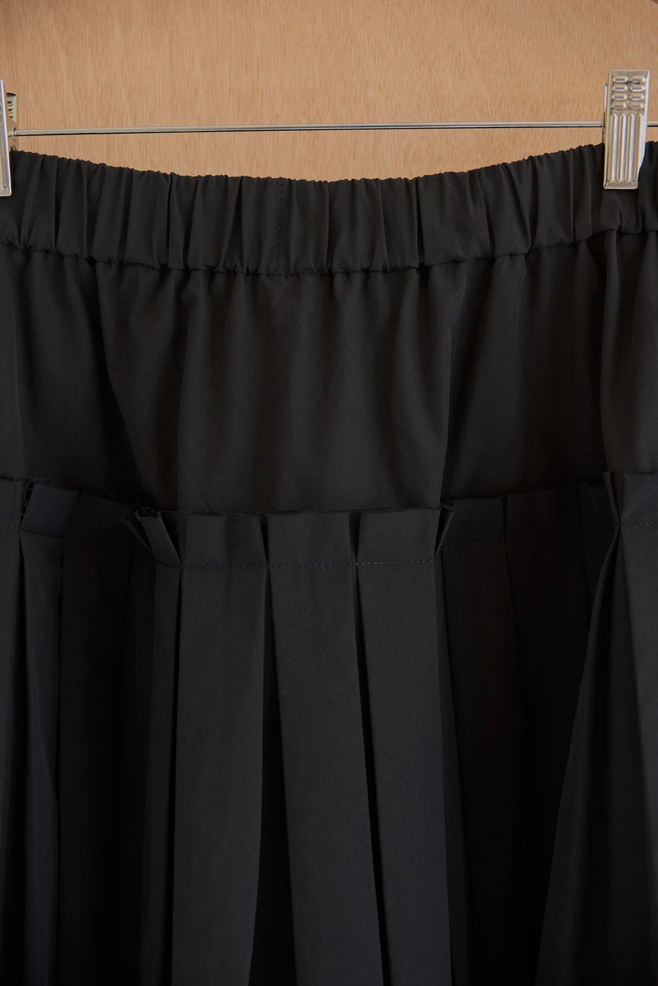 UNISECON Connie skirt in black, detail view
