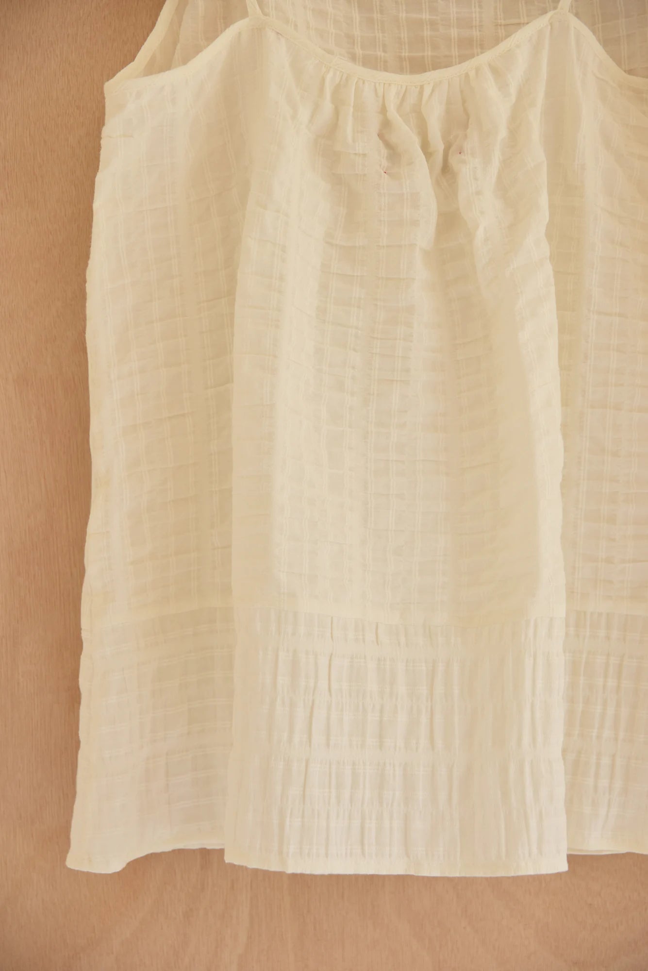UNISECON Dean top in white, detail view