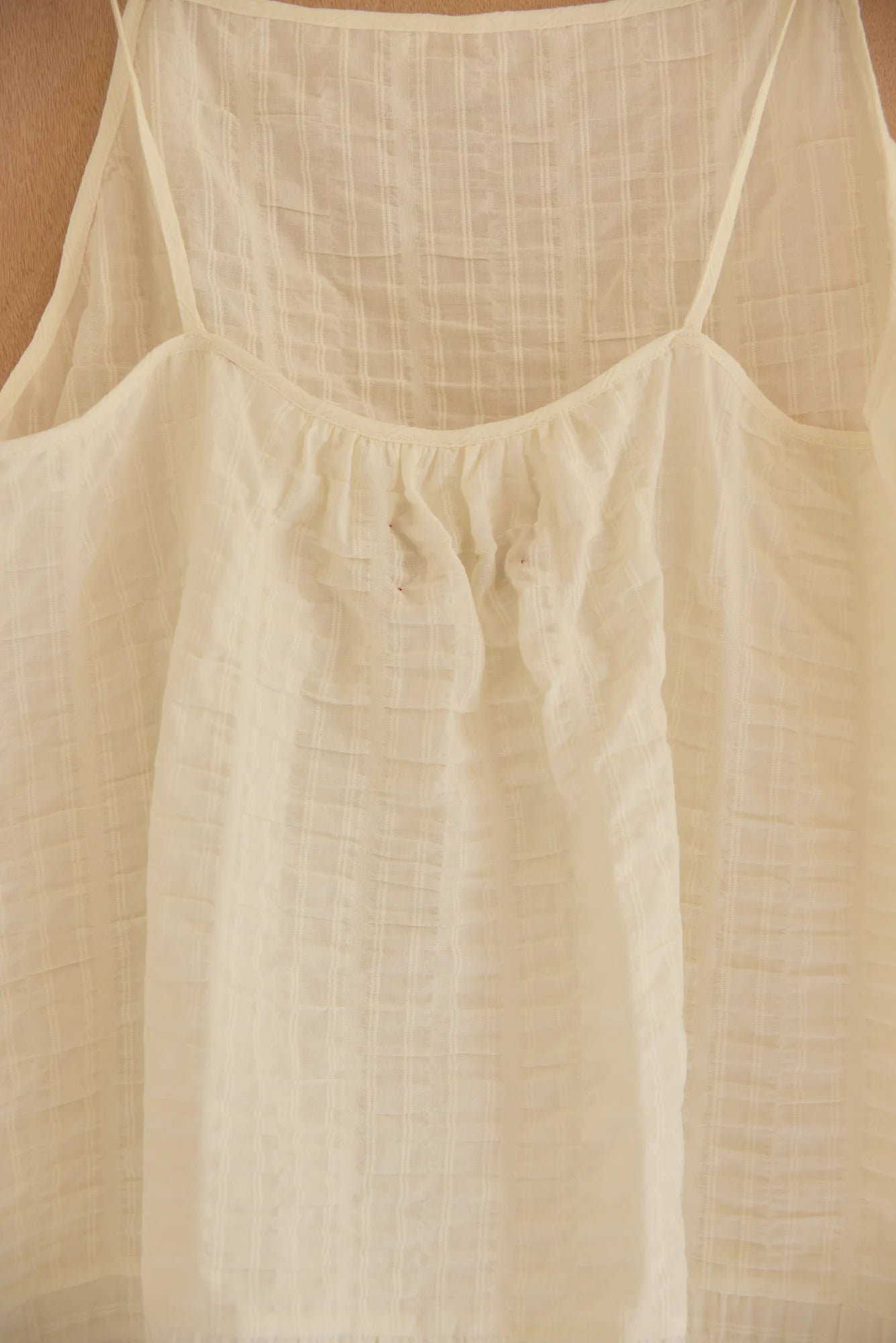 UNISECON Dean top in white, detail view