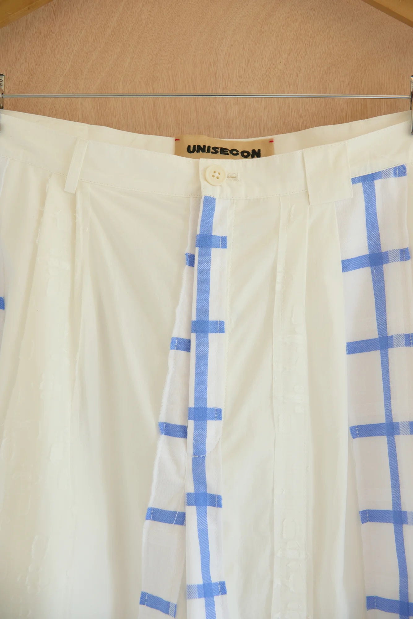 UNISECON Dee pants in white, detail view