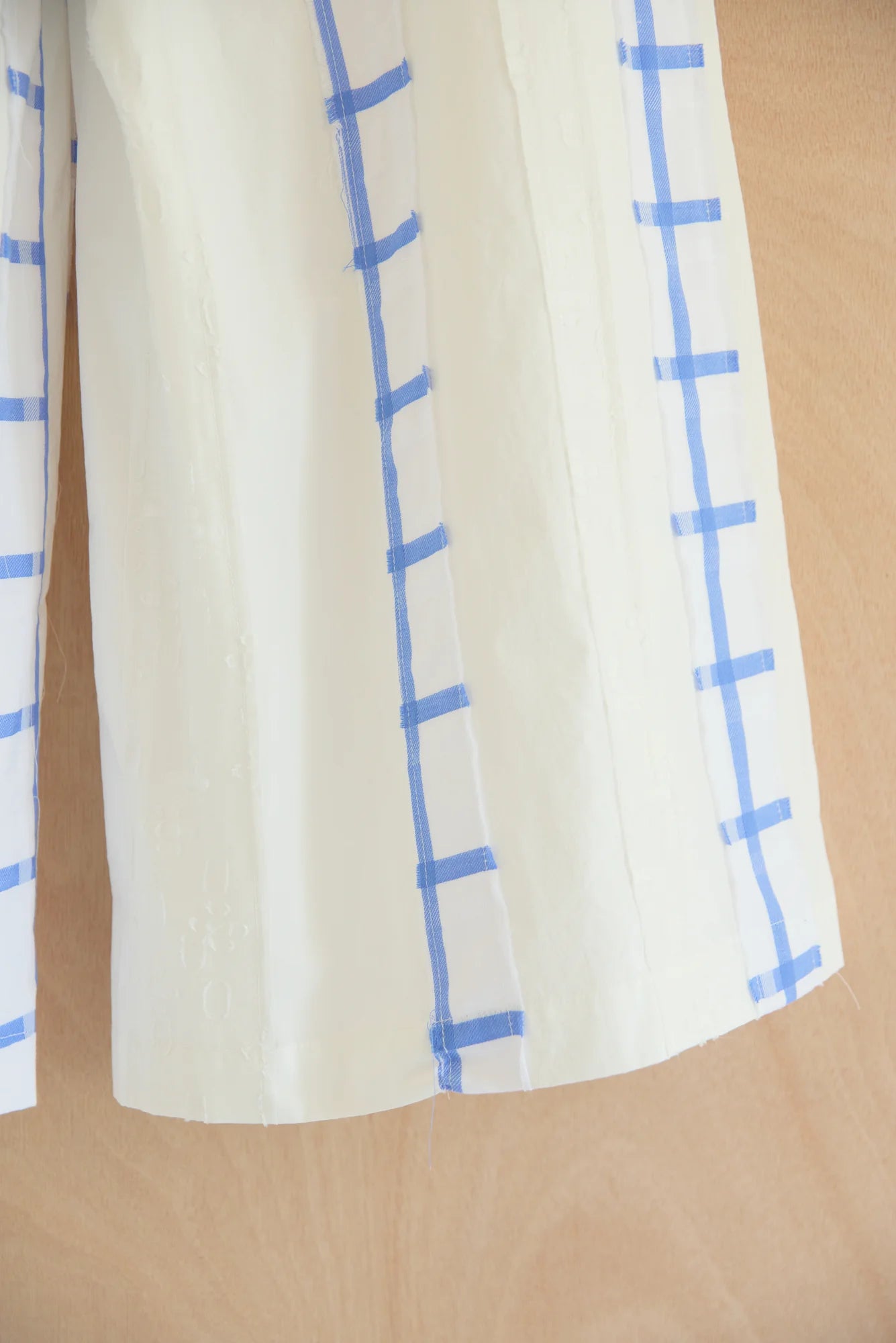 UNISECON Dee pants in white, detail view