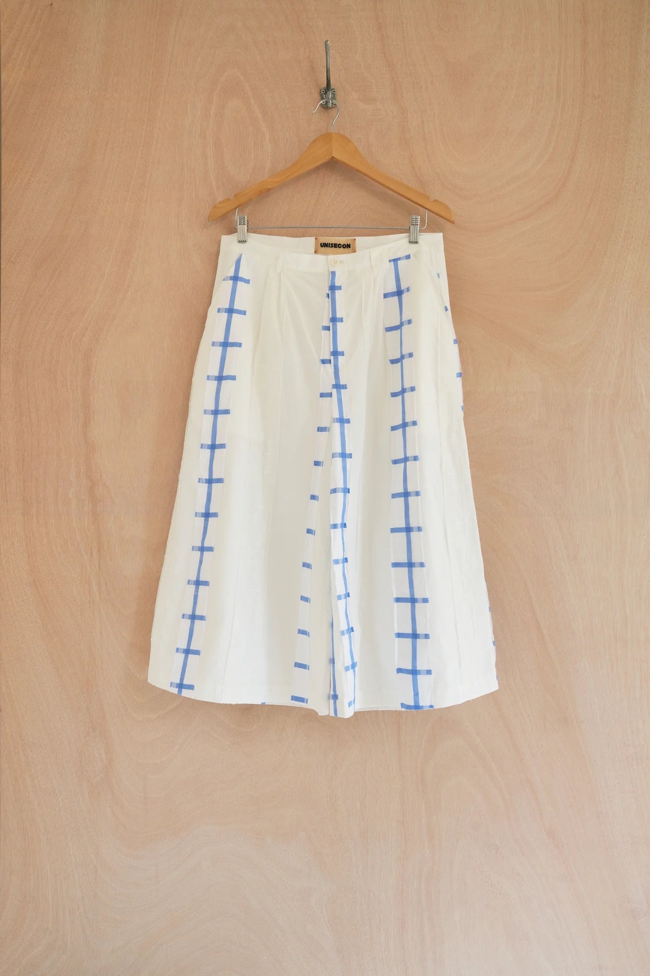 UNISECON Dee pants in white, front view