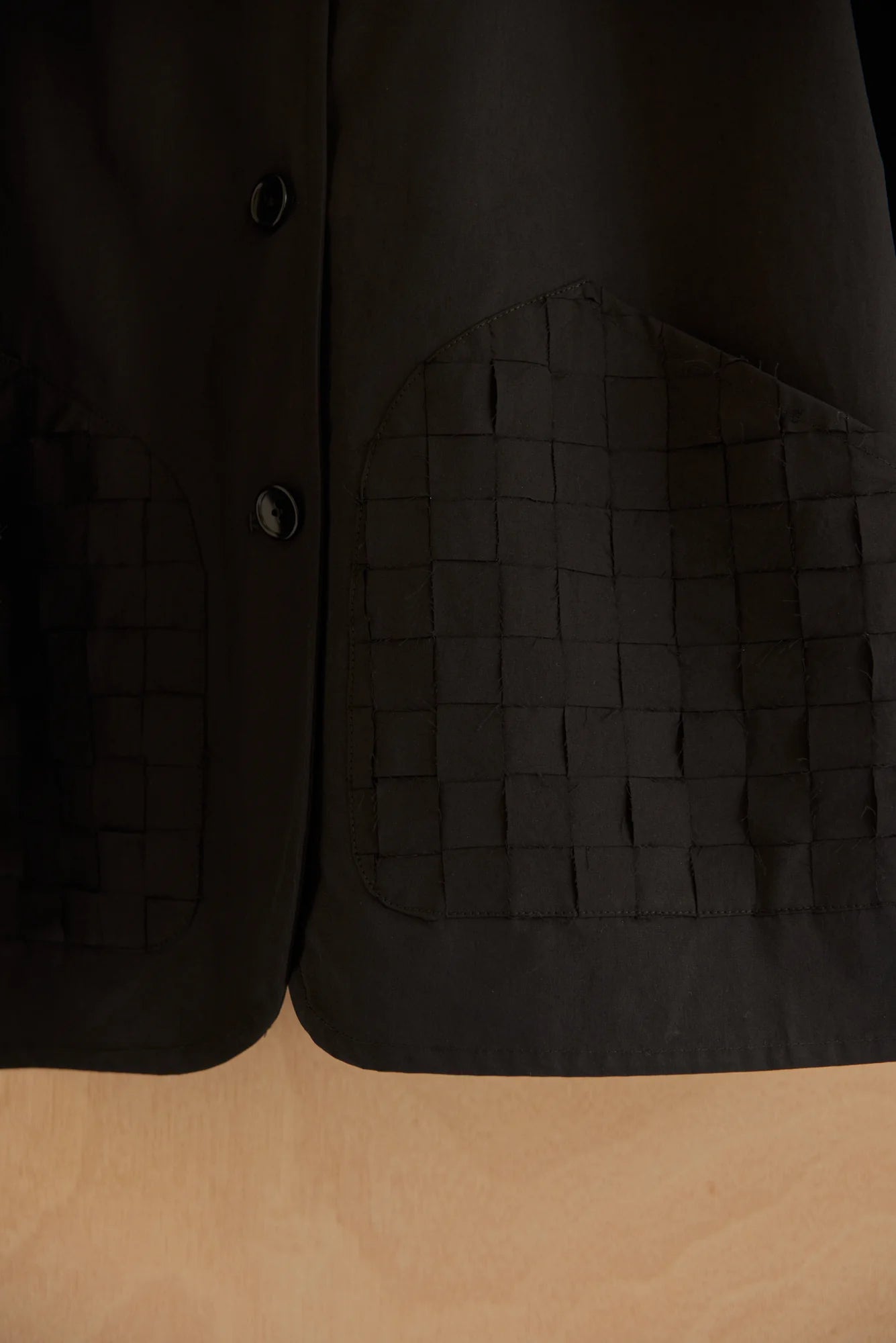 UNISECON eddy jacket in black, detail view 01