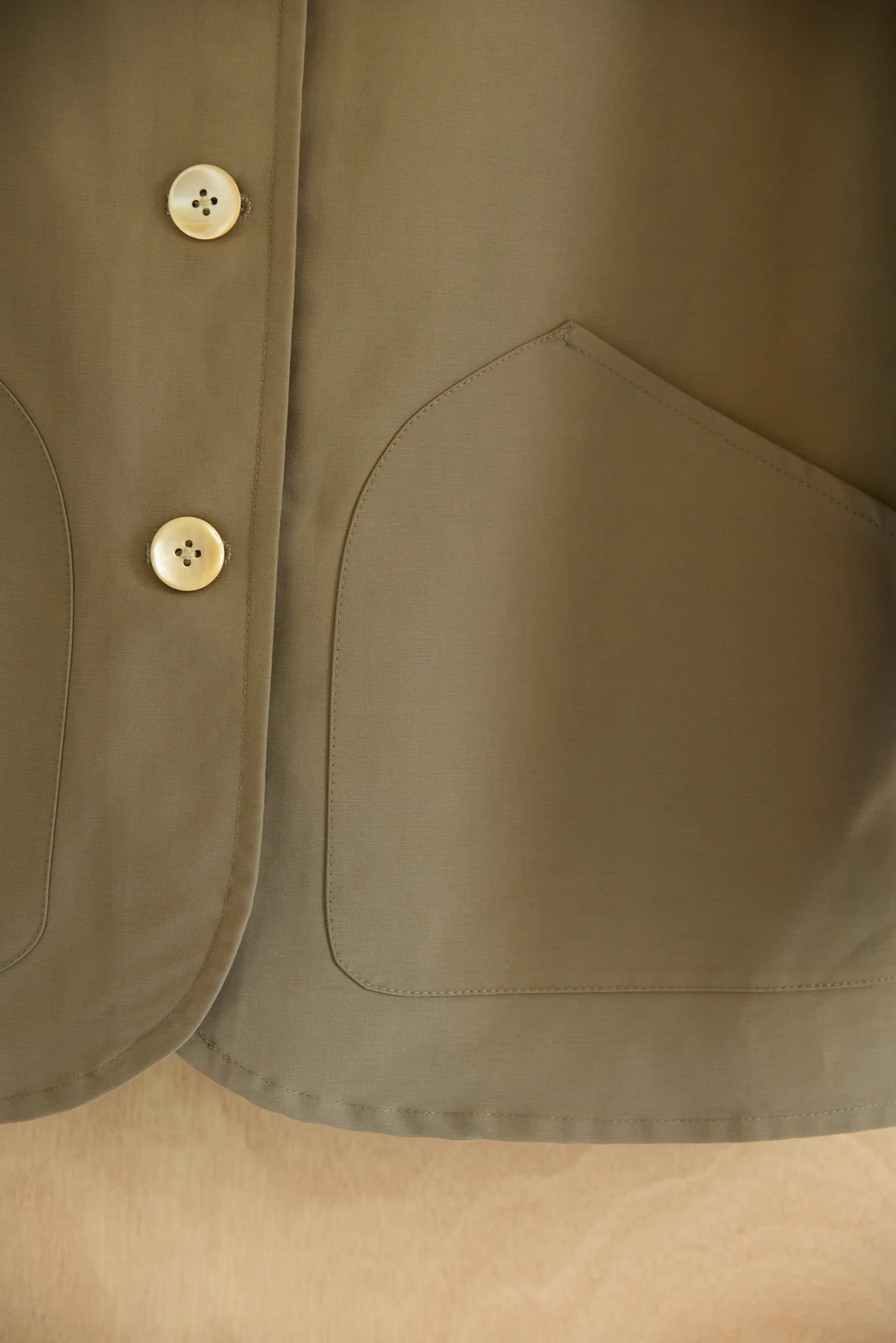 UNISECON Edna jacket in olive/taupe, detail view 01