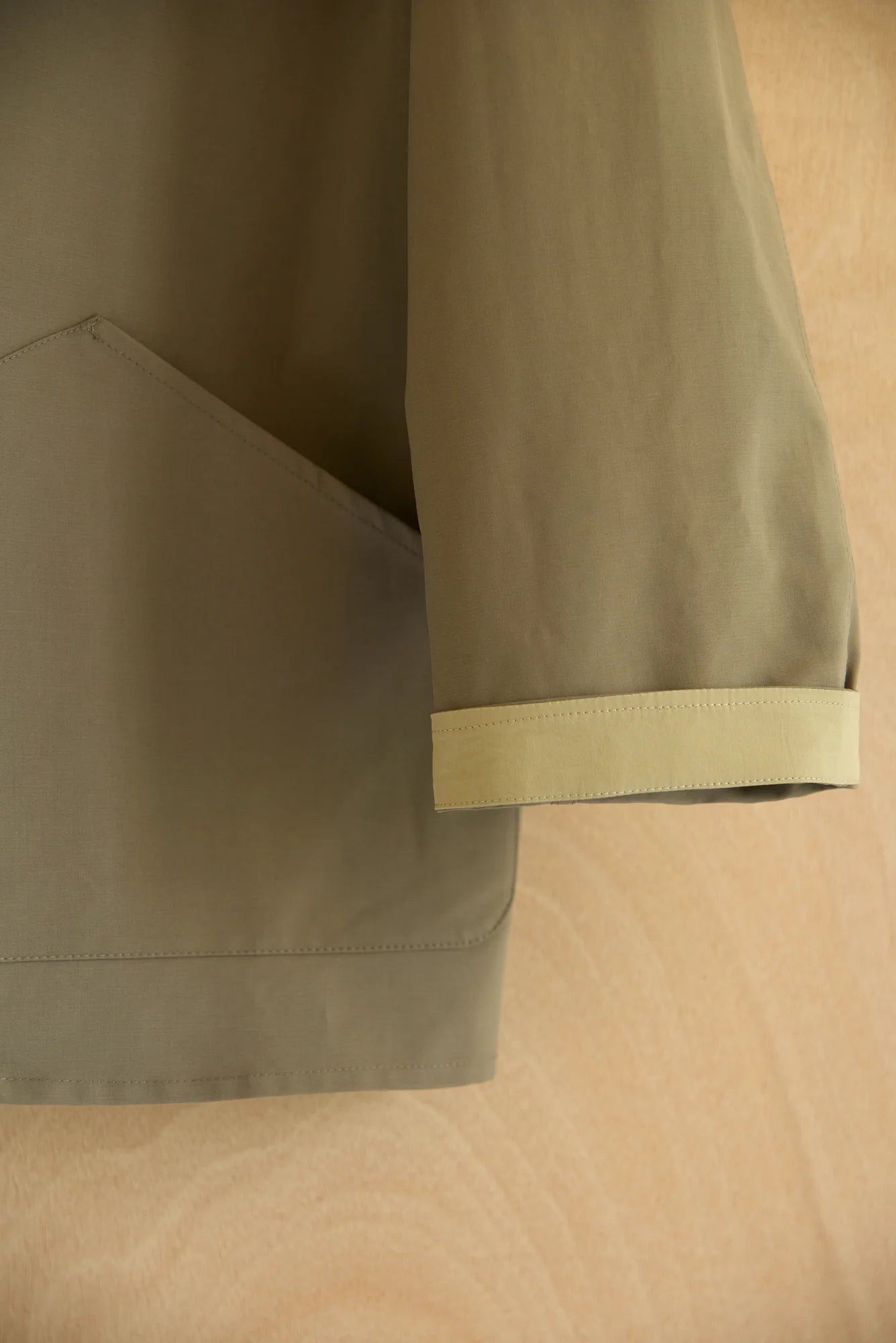 UNISECON Edna jacket in olive/taupe, detail view 02