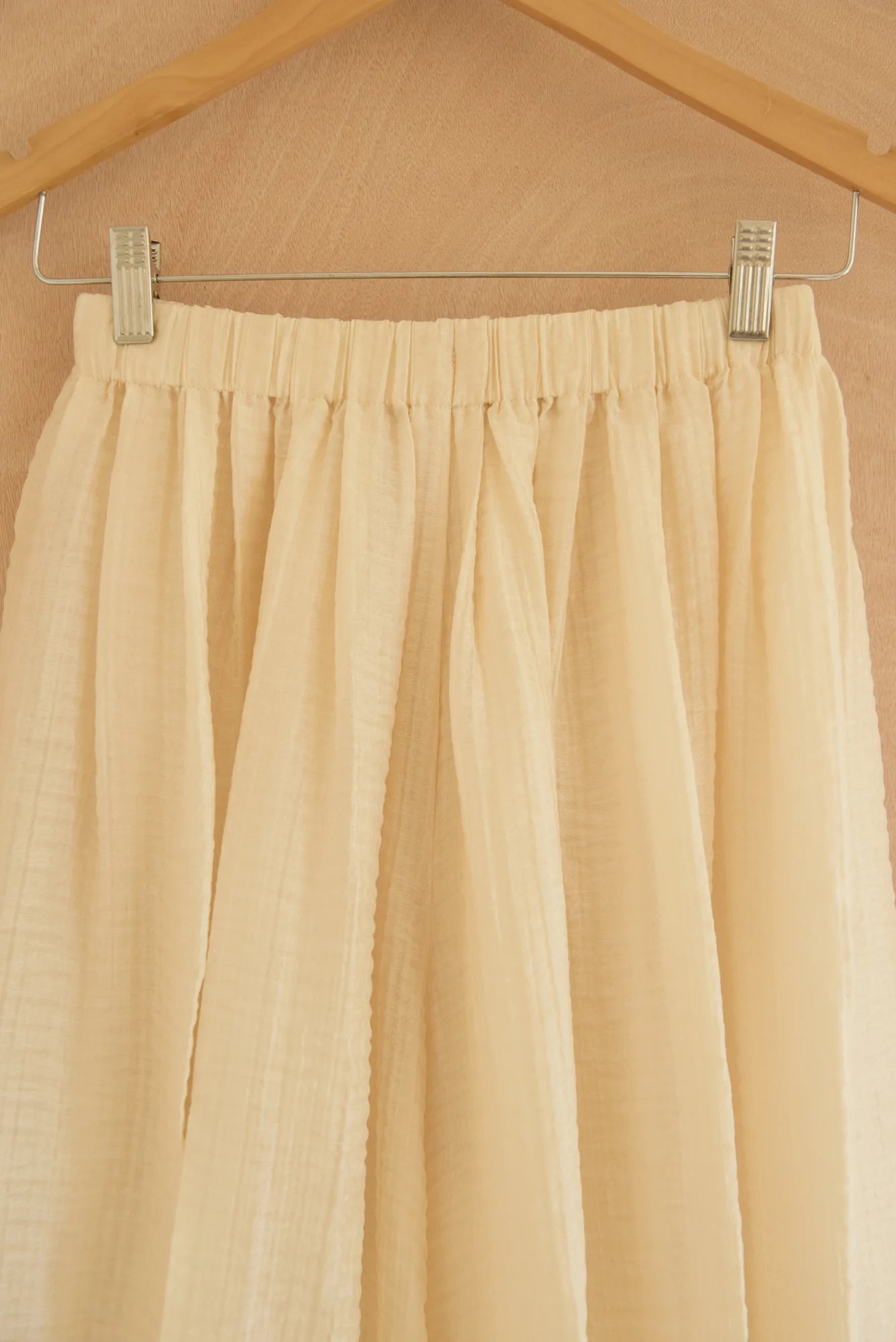 UNISECON ila pants in yellow, detail view