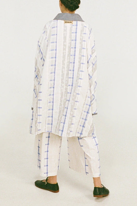 unisecon-irma-coat-white-blue-plaid-full-body-back-view