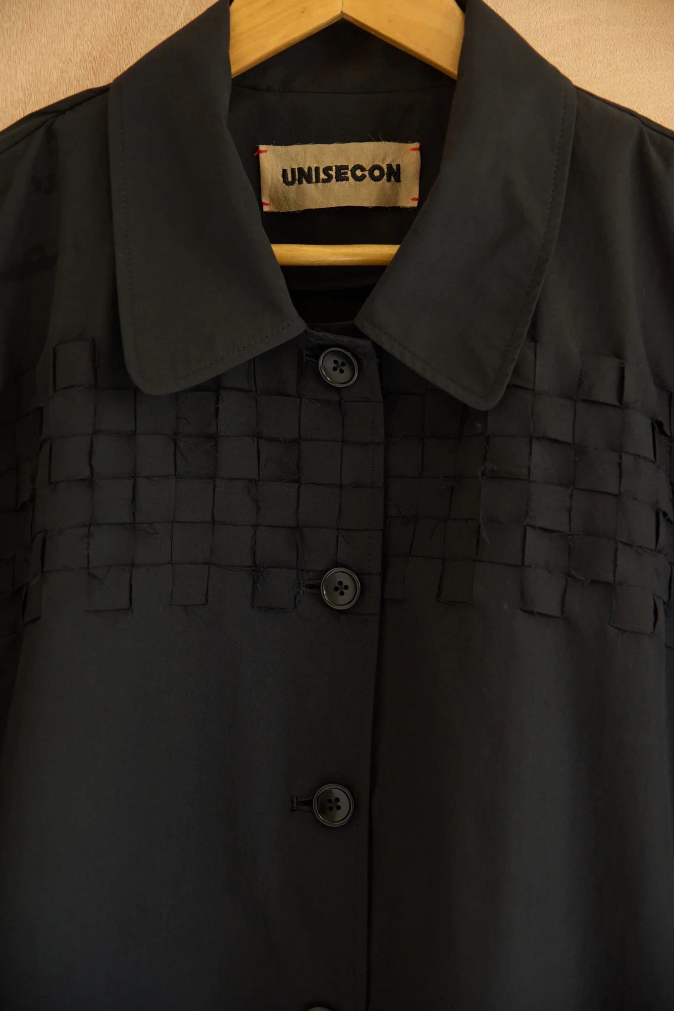 UNISECON knight jacket in black, detail view