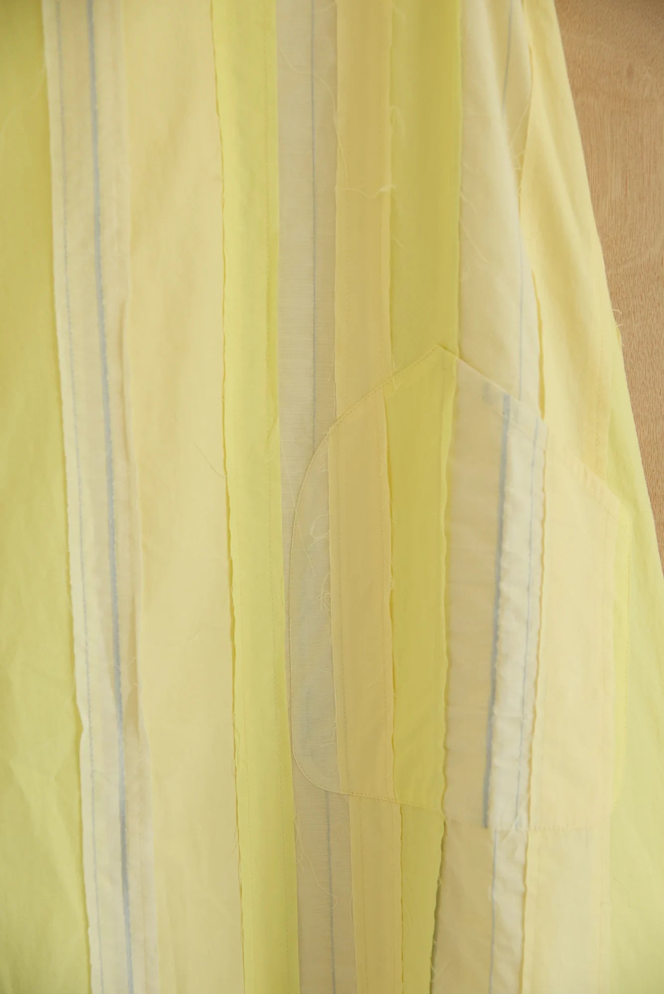 UNISECON Lana dress in yellow, detail view 01