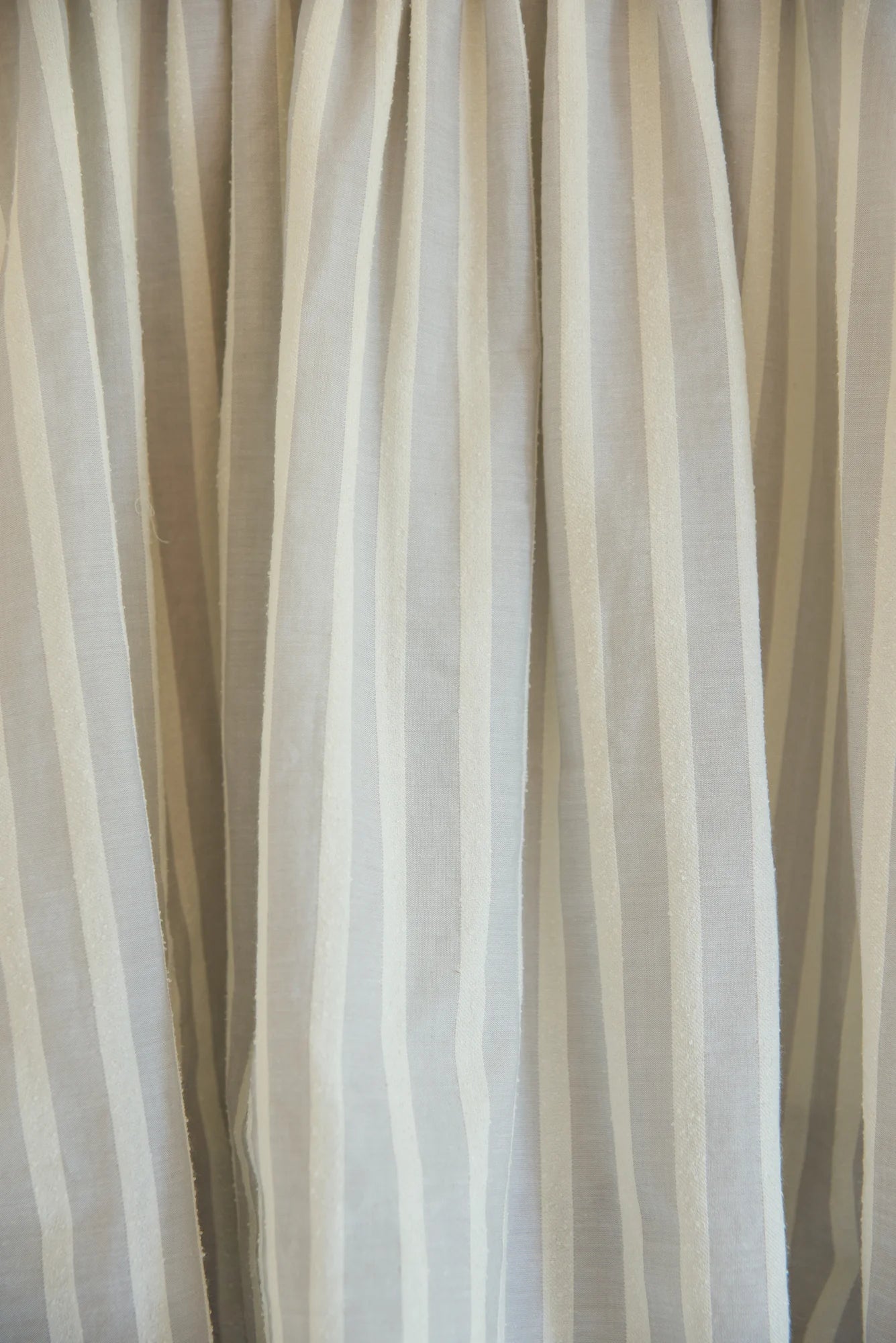 UNISECON Odon top in grey, detail view
