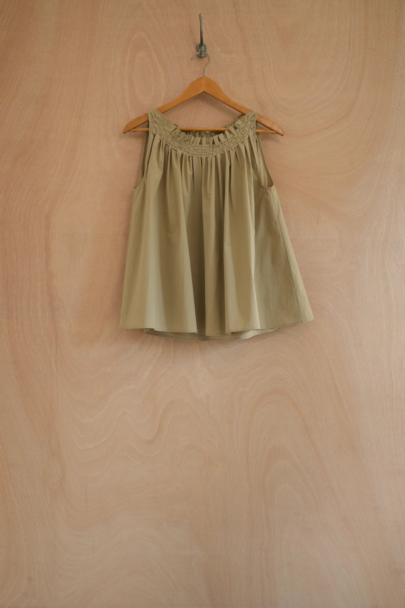 UNISECON Olga top in taupe, front view