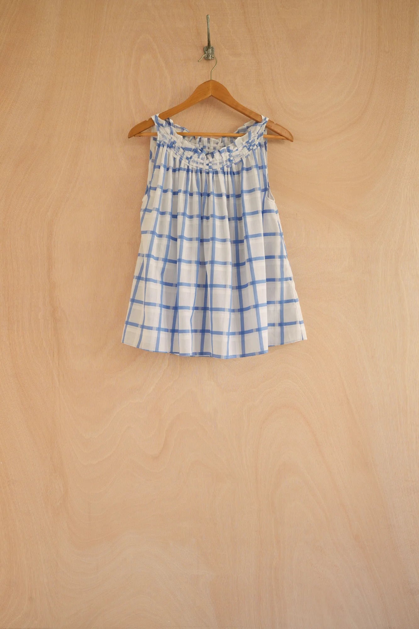 UNISECON olga top in white, front view