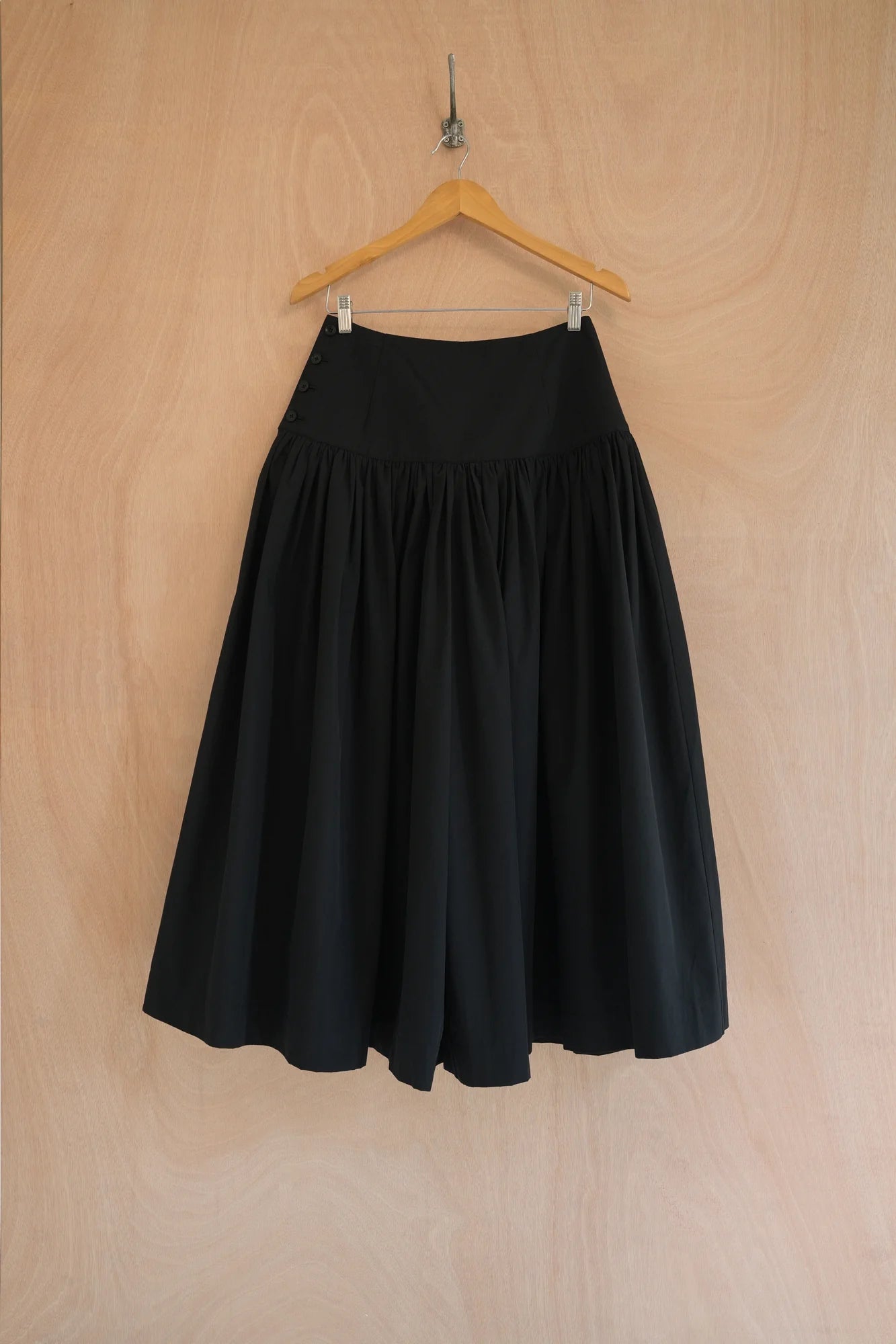 UNISECON Patten pants in black, front view