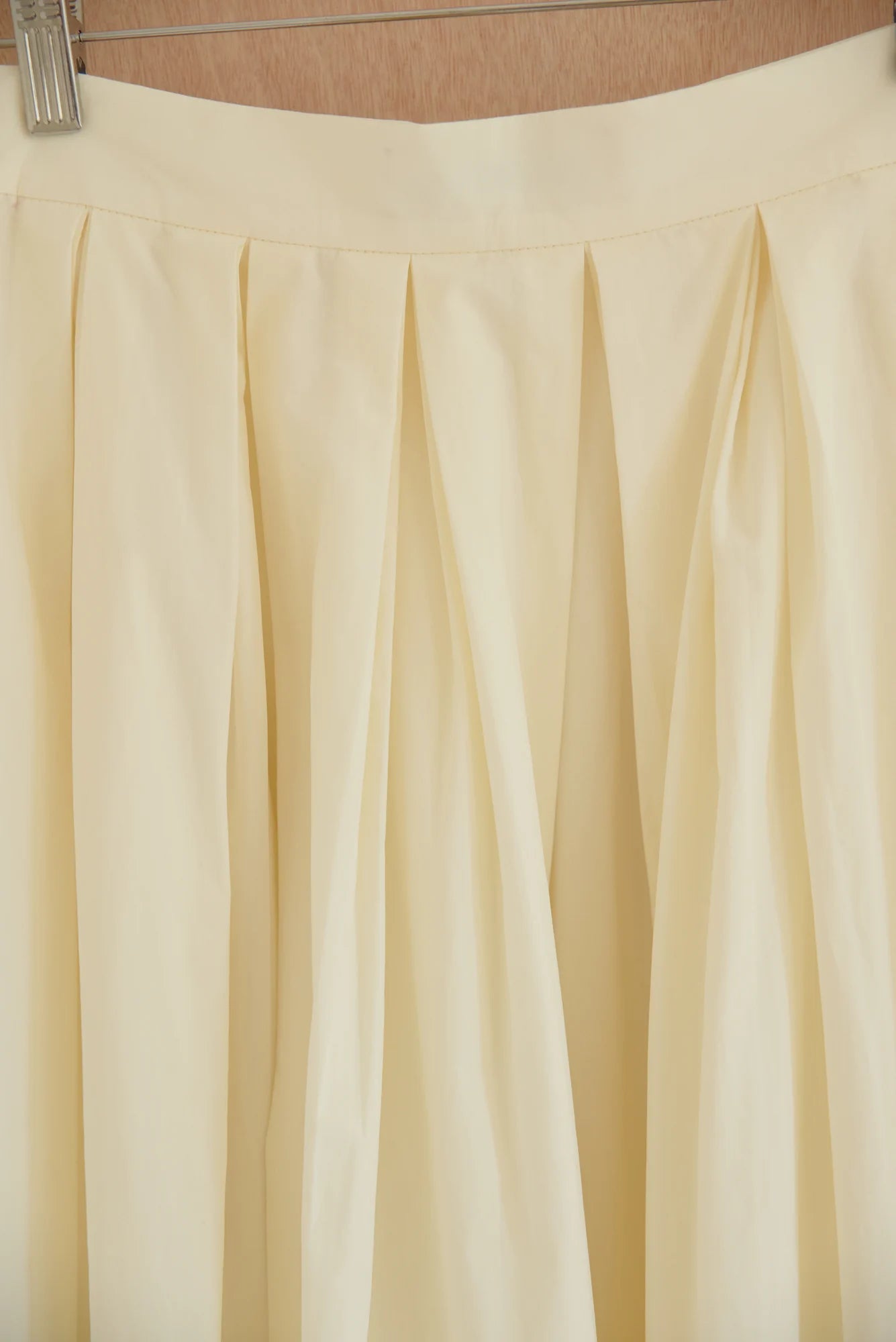 UNISECON Perla skirt in cream, detail view