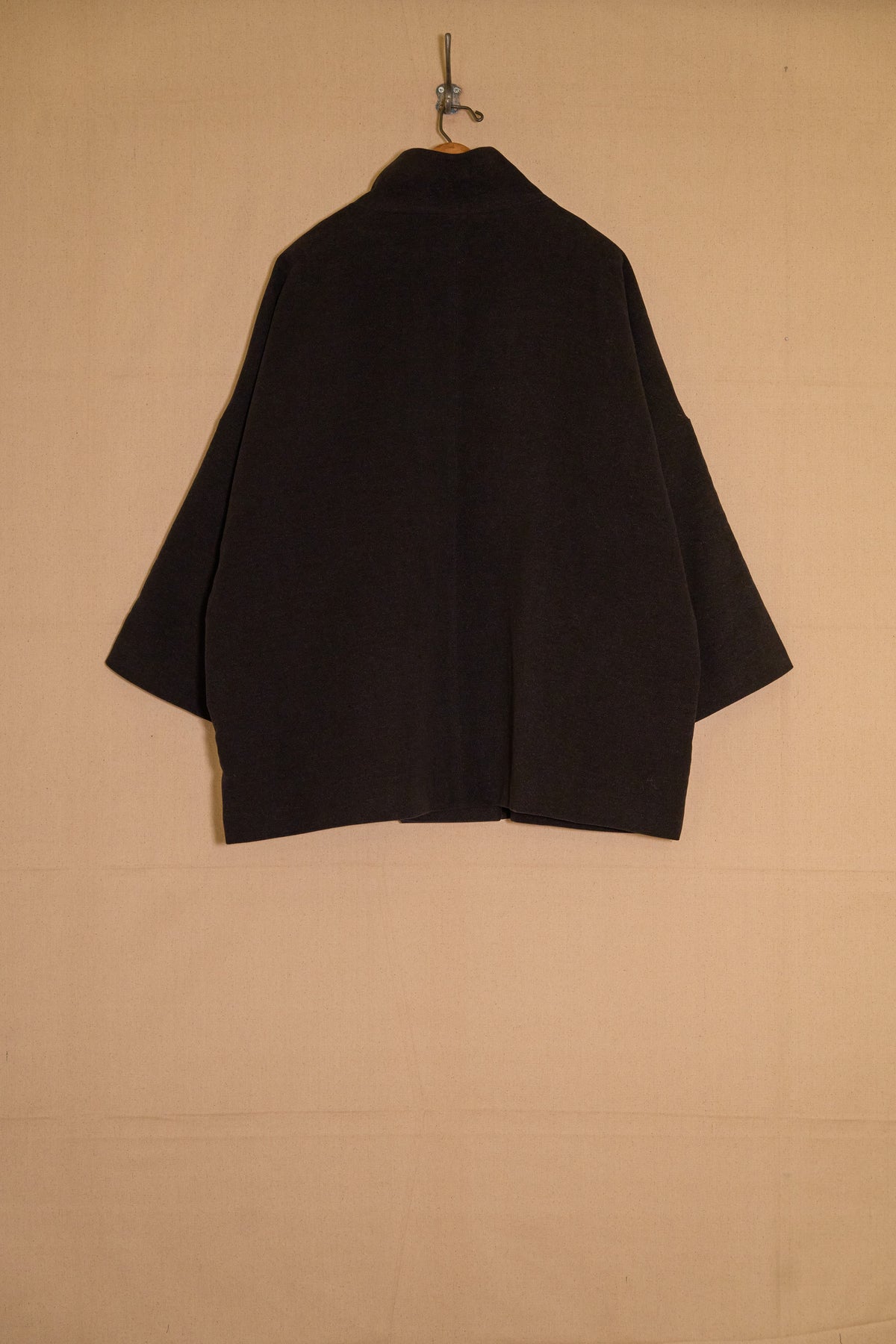 UNISECON Priya coat in black back view