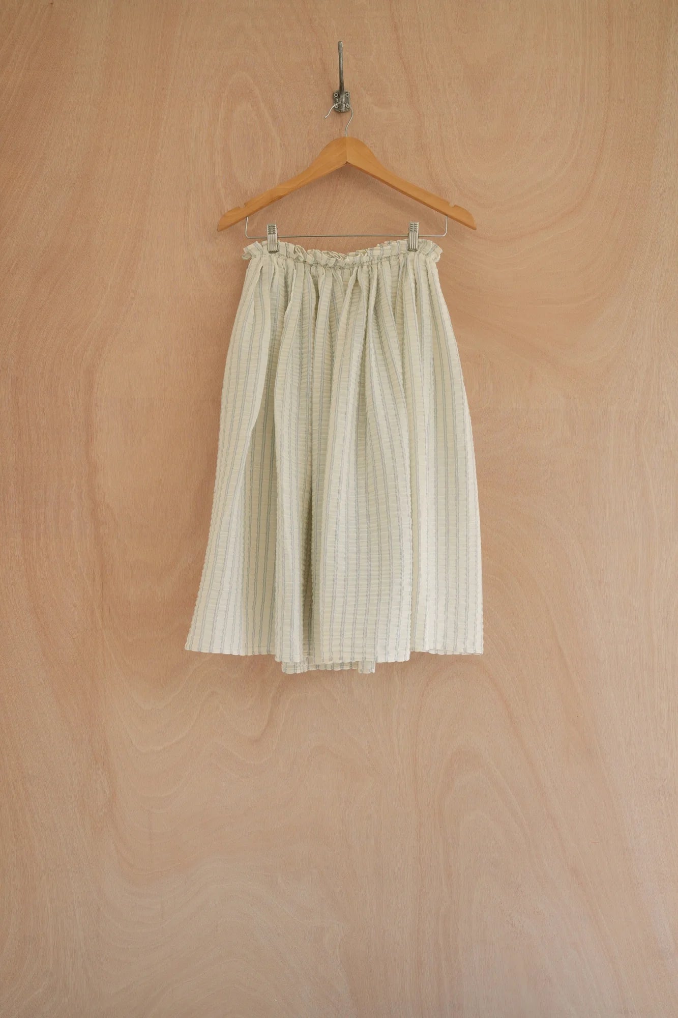 Unisecon quinn-skirt in white, front view