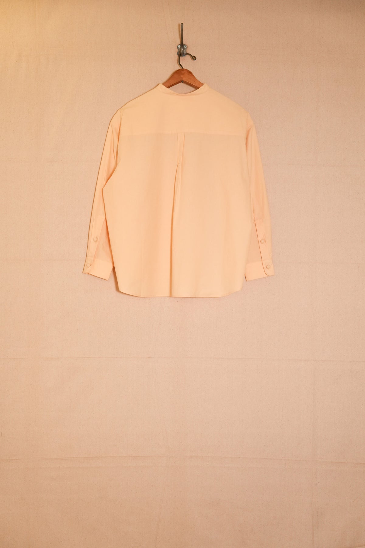 UNISECON Tyra top in yellow back view