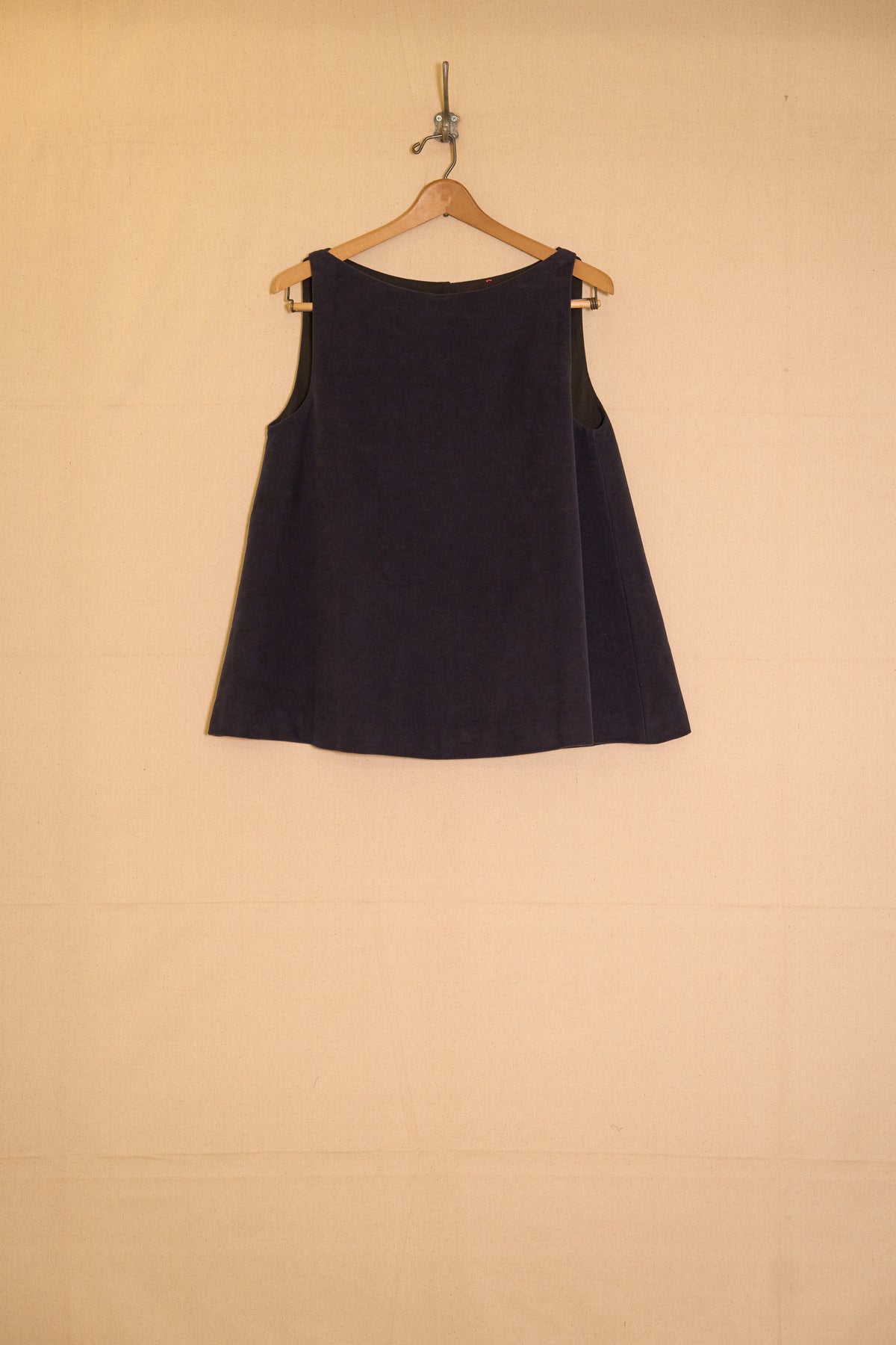 UNISECON Wren top in blue back view