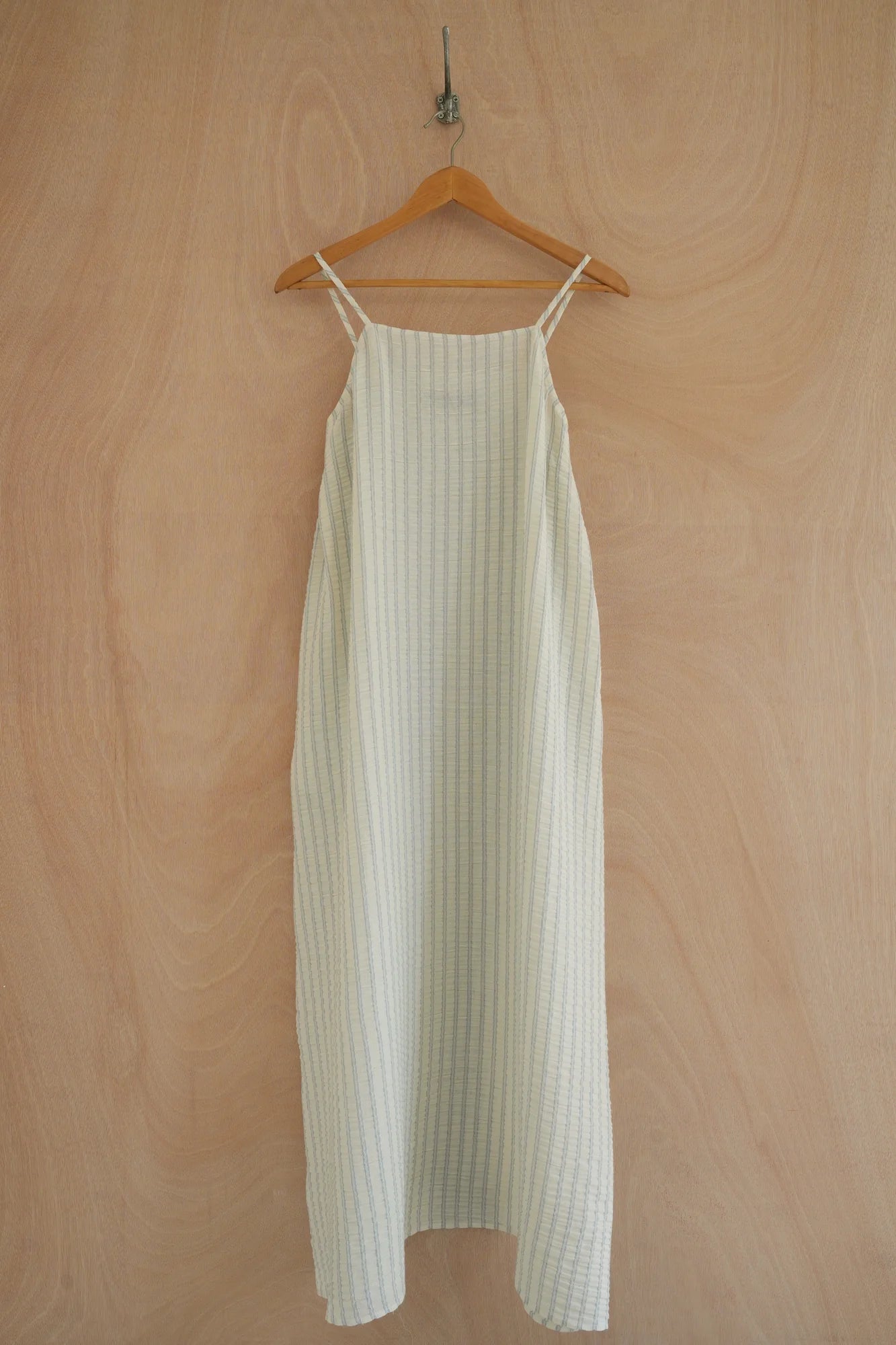 UNISECON Zena dress in white, front view