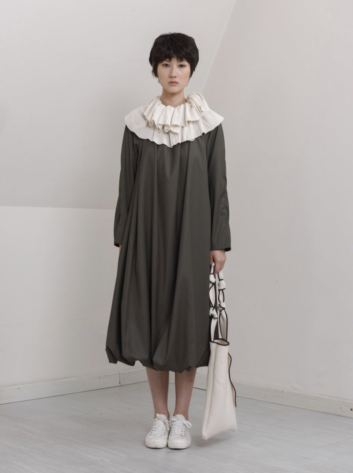 UNISECON AW21 Cream Pleated Collar