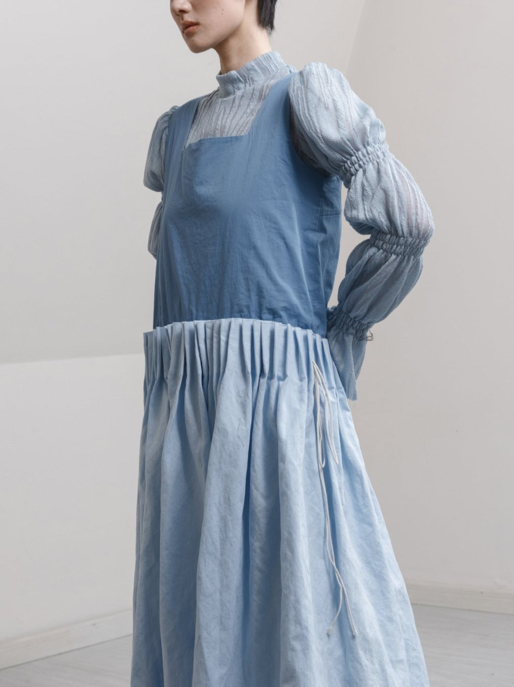 UNISECON AW21 Square-Neck Shirred Dress