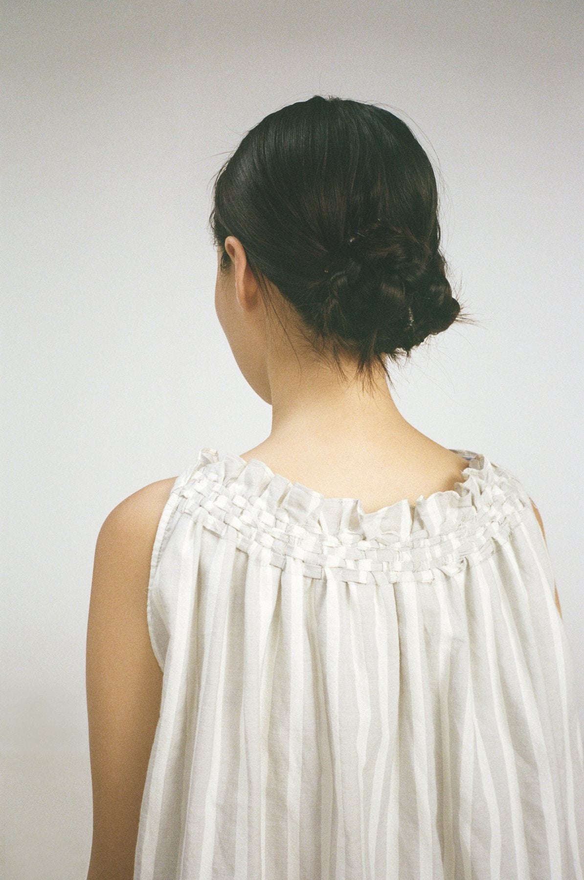 unisecon spring summer 2026 — paper and wind — lookbook photograph 8