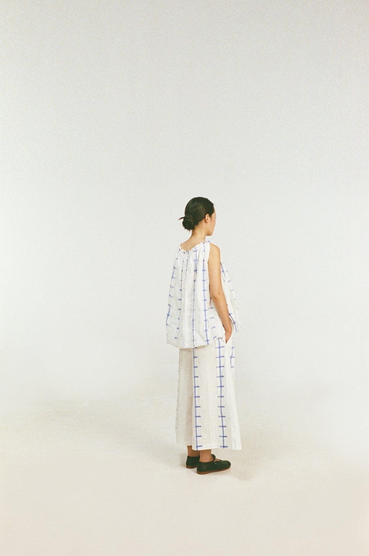 unisecon spring summer 2026 — paper and wind — lookbook photograph 19