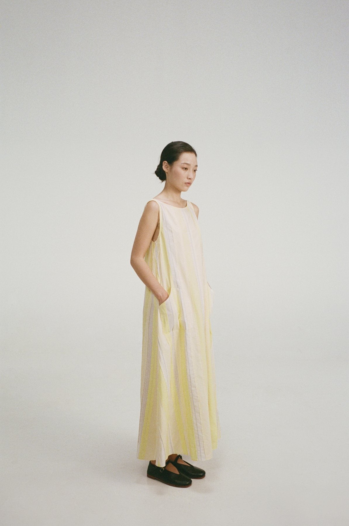 unisecon spring summer 2026 — paper and wind — lookbook photograph 25