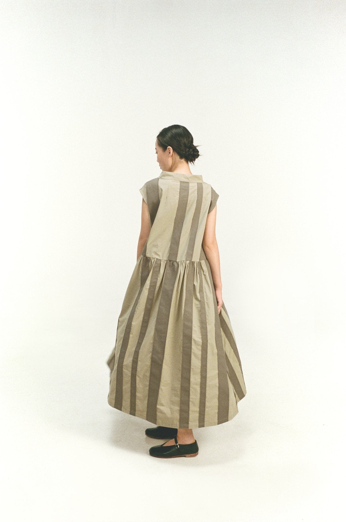 unisecon spring summer 2026 — paper and wind — lookbook photograph 30