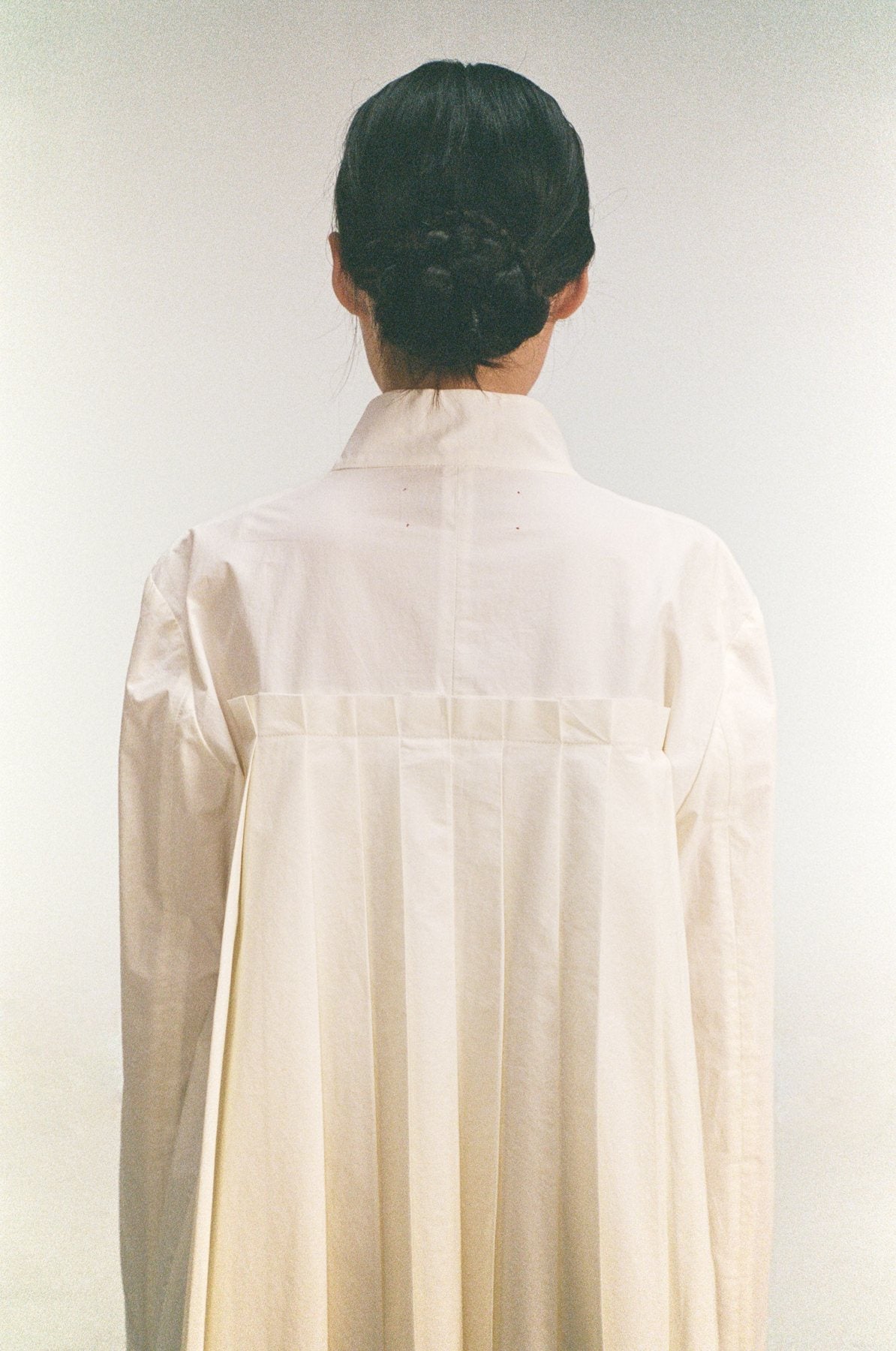 unisecon spring summer 2026 — paper and wind — lookbook photograph 44