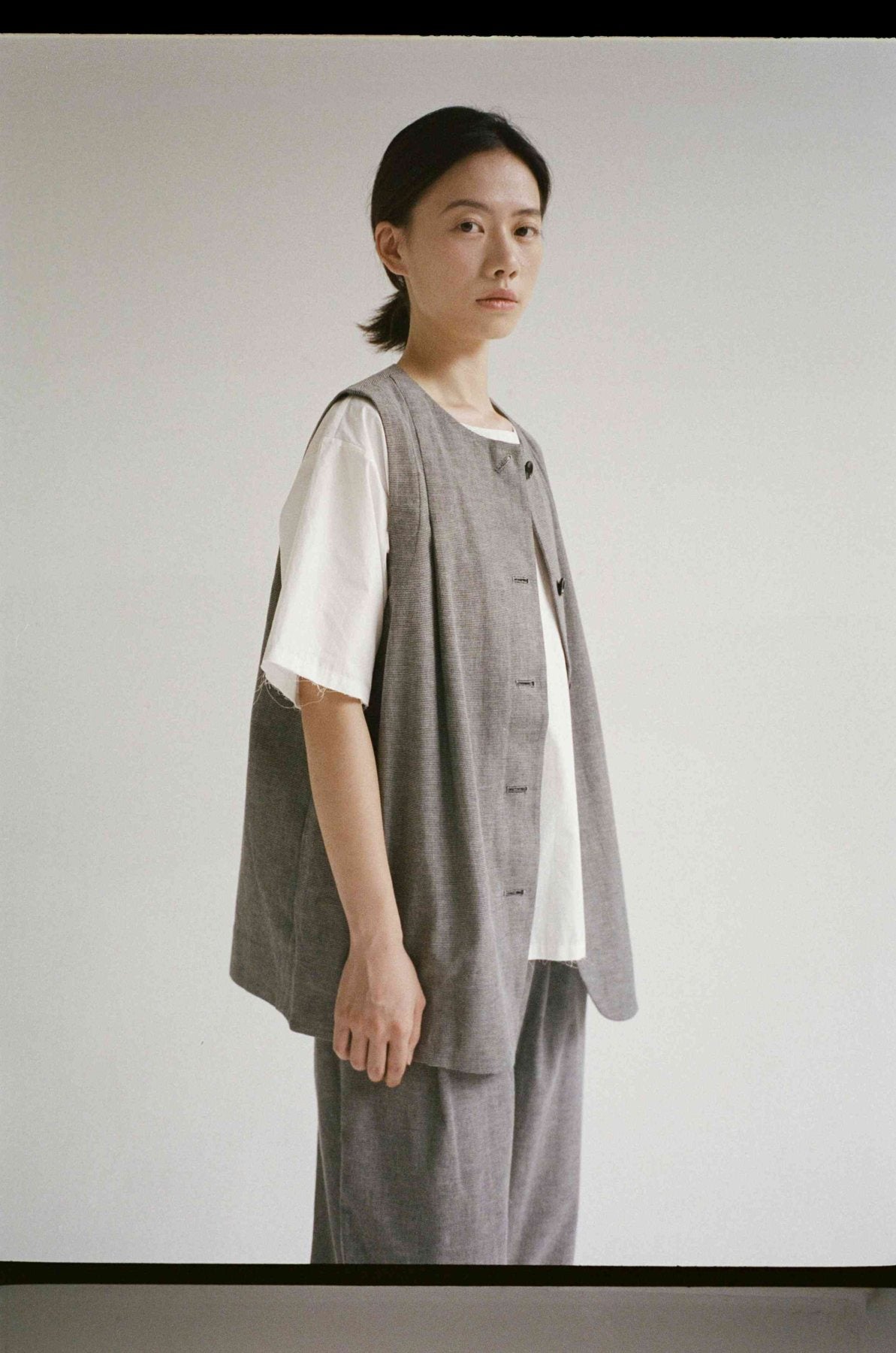 unisecon spring summer 2027 — sunning books — lookbook photograph 4